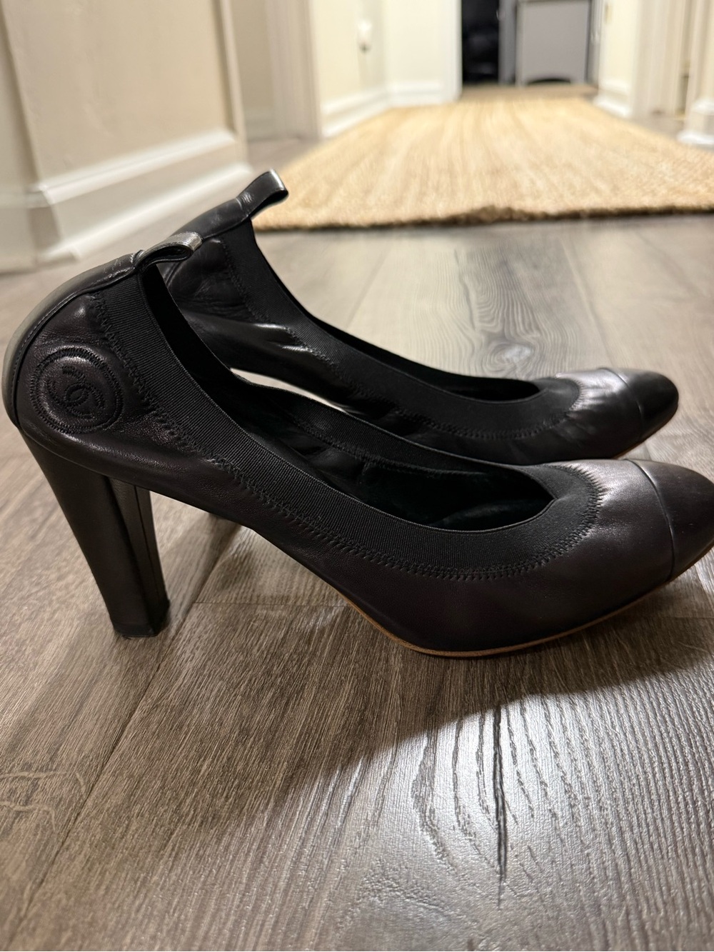 Chanel Black Leather Pumps Size 41